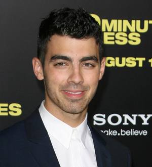 Joe Jonas holding remix competition