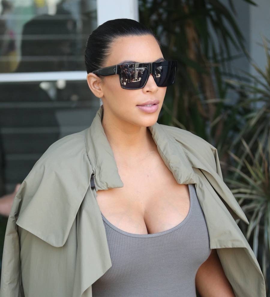 Kim Kardashian and Lil' Kim do their own carpool karaoke