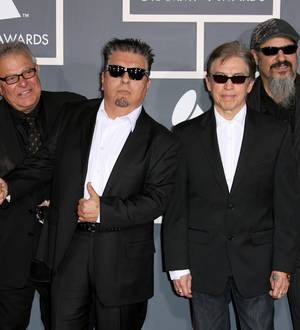 Los Lobos and Valeria Lynch among special Latin Grammy winners