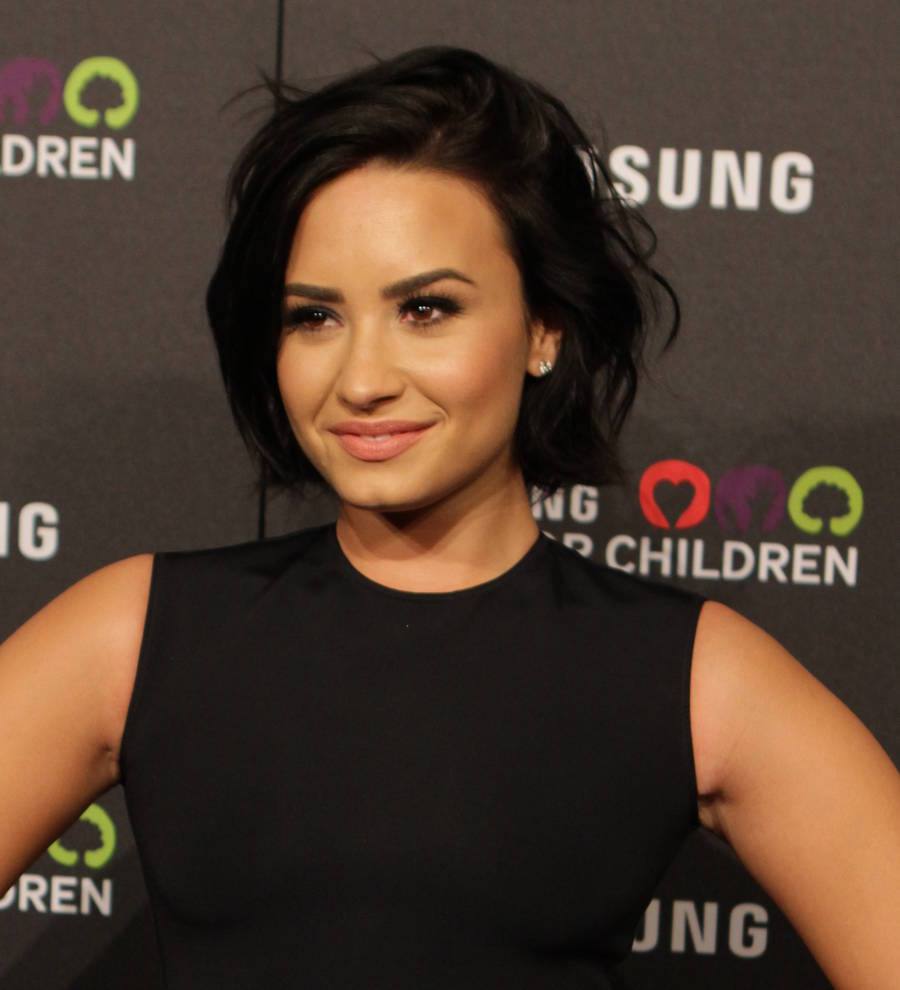 Demi Lovato mourning loss of great-grandfather