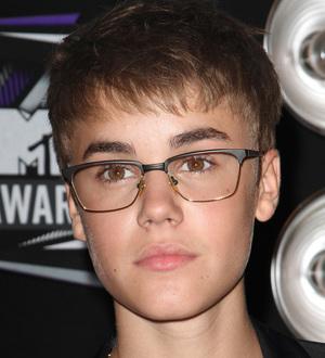 Justin Bieber slams violent paparazzi