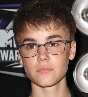 Justin Bieber slams violent paparazzi