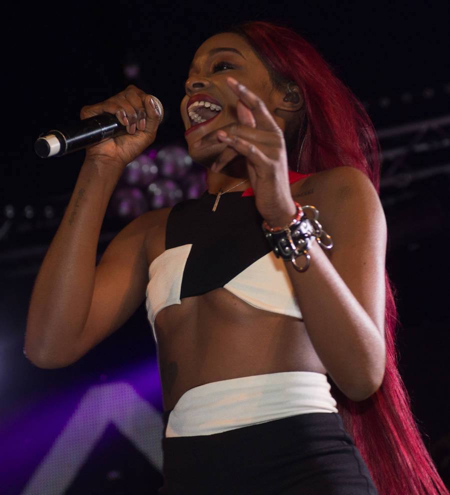 Azealia Banks still planning to press charges against Russell Crowe