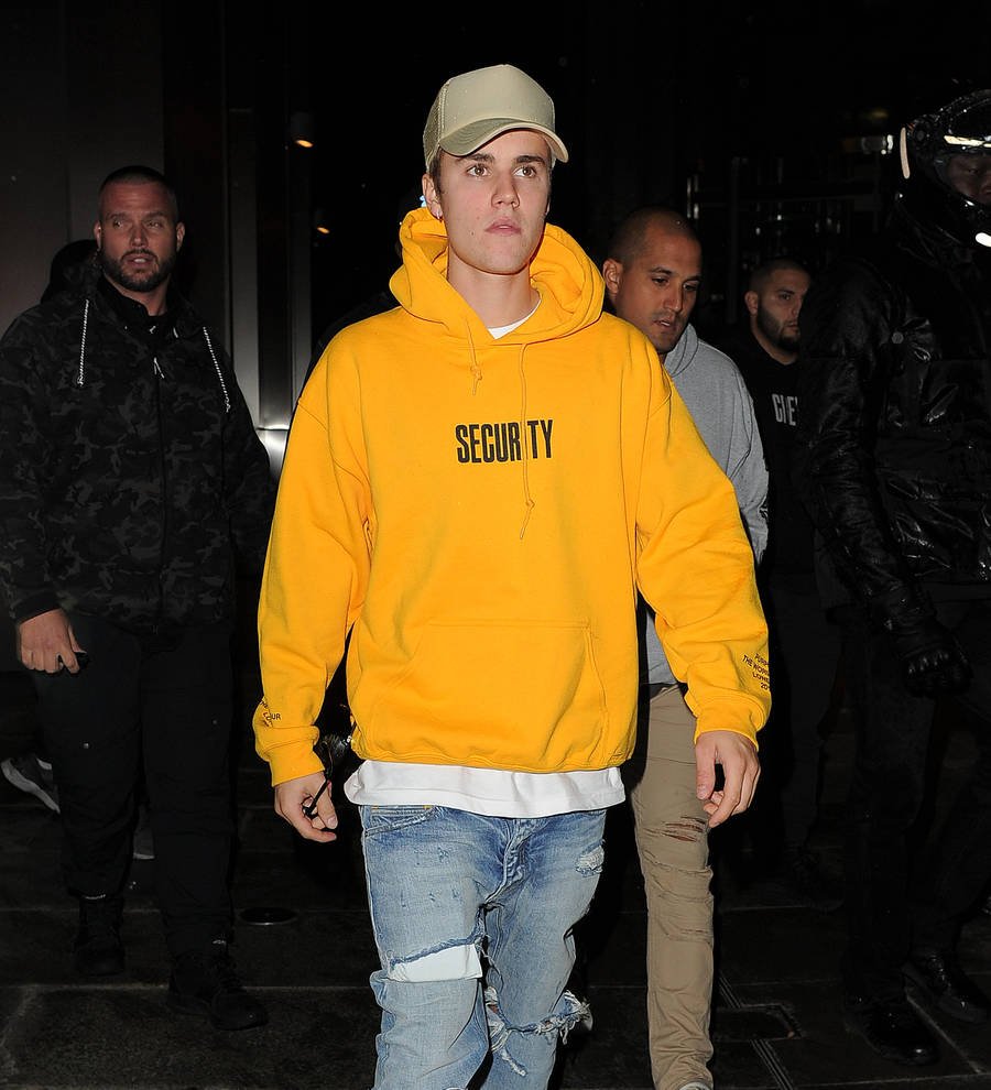 Justin Bieber labelled 'rude' after telling fans to stop talking during concert