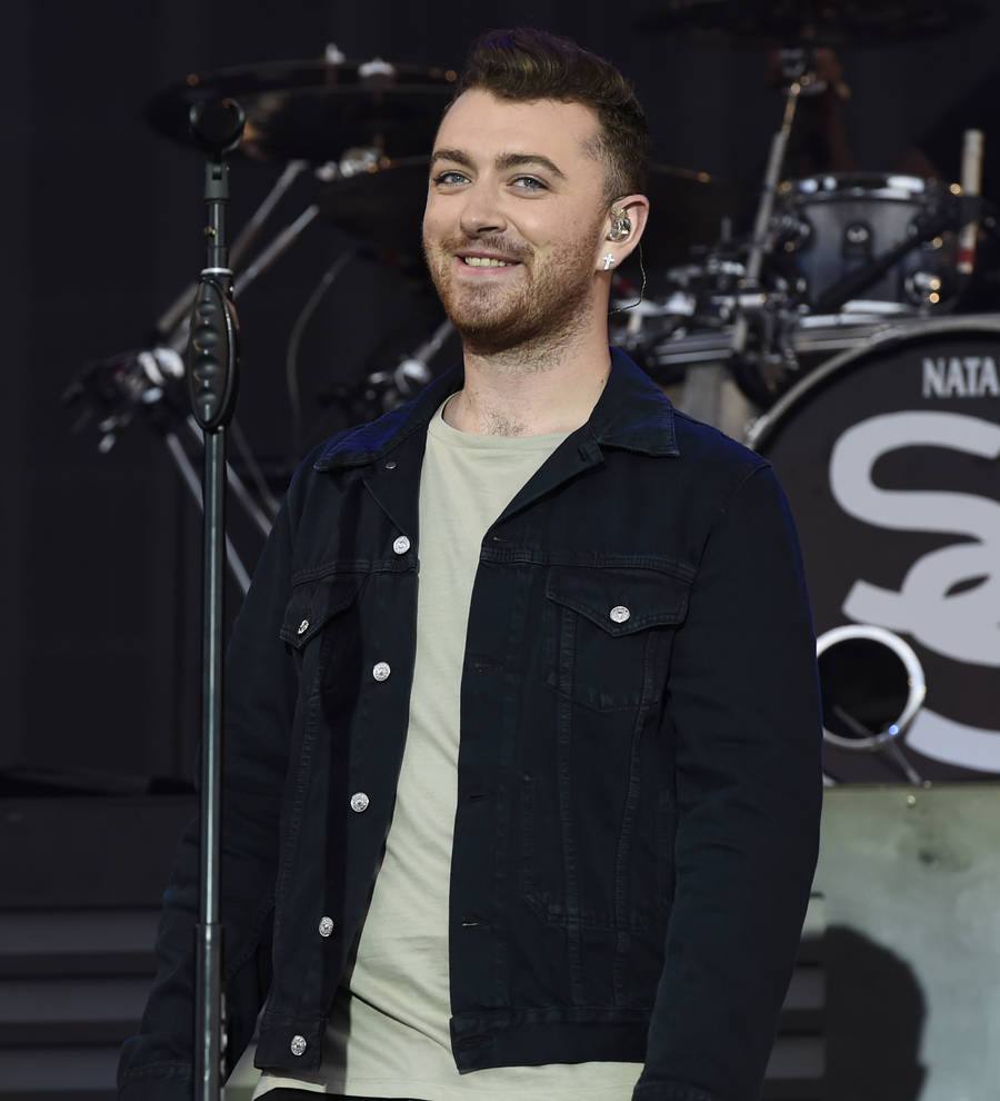 Sam Smith breaks two Guinness World Records