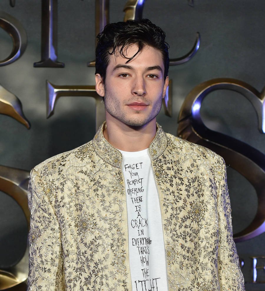 Ezra Miller promotes Justice League as anime character at Comic-Con