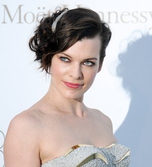 Milla Jovovich treating fan to movie screening to mark Twitter milestone