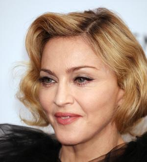 Madonna wants to recreate Britney Spears kiss on tour