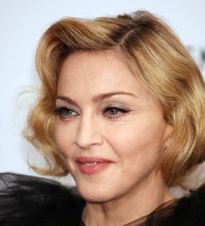 Madonna wants to recreate Britney Spears kiss on tour