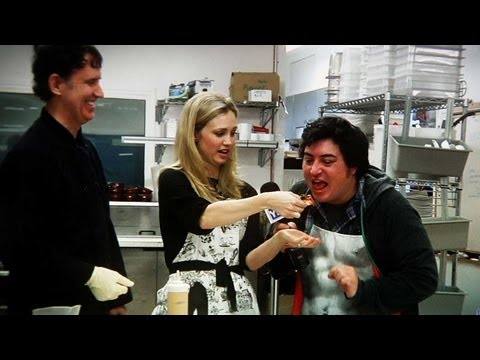 How to Cook Vegan with WILFRED star Fiona Gubelmann - CELEB BITES (Part 1 of 2)