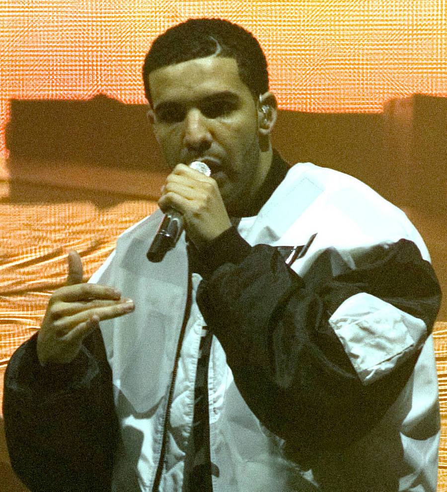 Injured Drake postpones tour dates