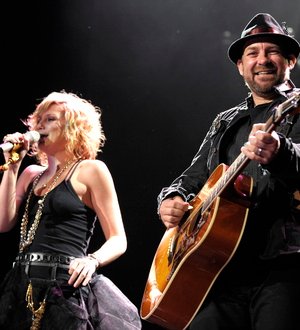Sugarland Beat Kings of Leon to the Top of U.s. Charts