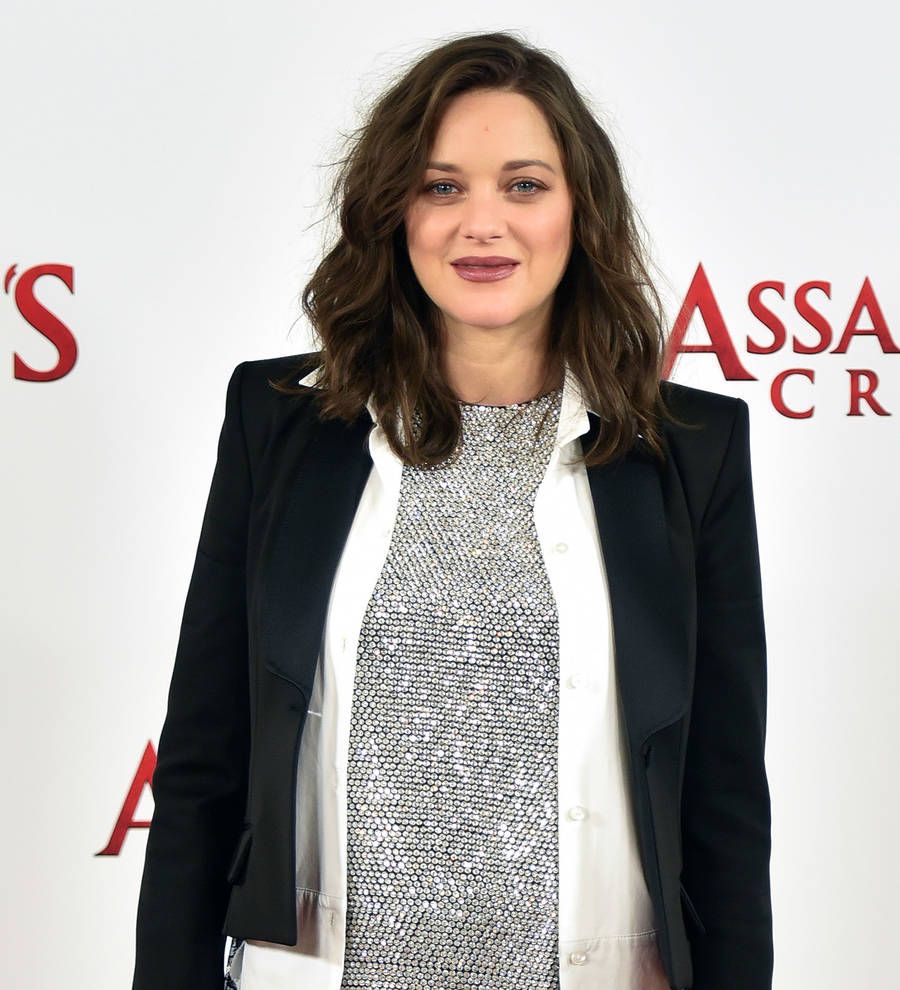 Marion Cotillard gives birth to daughter