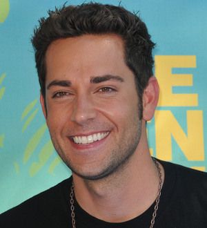 Zachary Levi turns server for charity