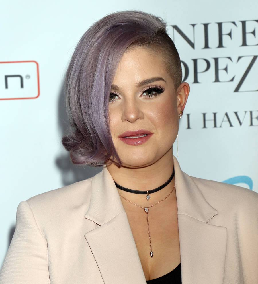 Kelly Osbourne attacked by a bat