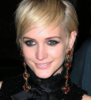 Ashlee Simpson prepares to launch pop comeback