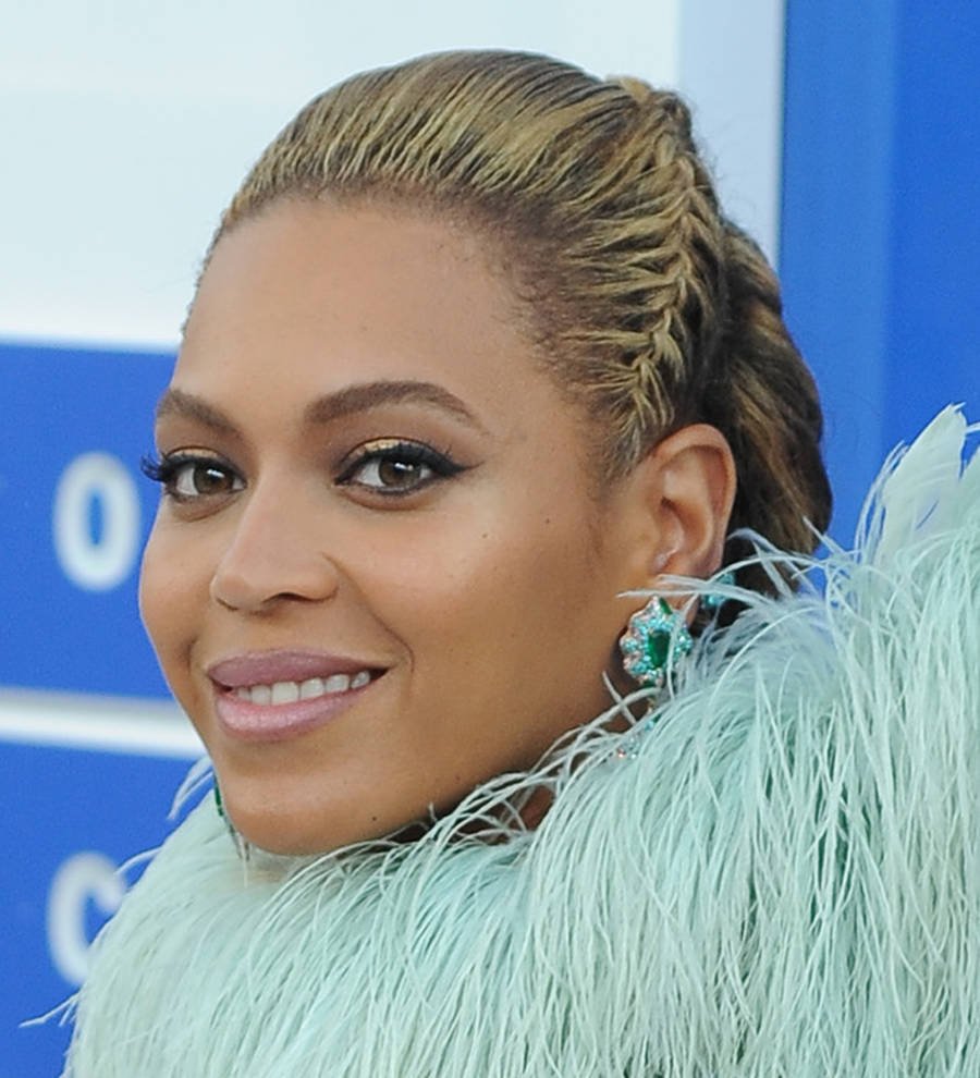 Beyonce and Kevin Hart land spots on Ebony Power list