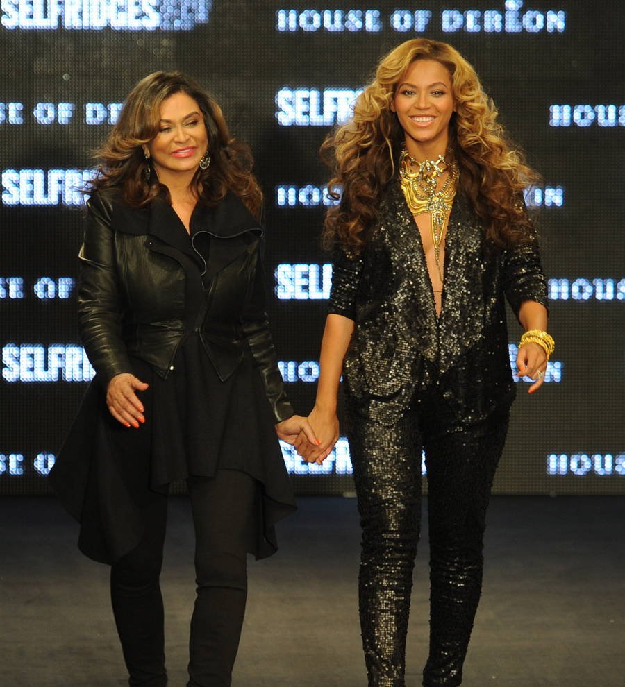 Beyonce heaps praise on her mother for Wearable Art Gala success