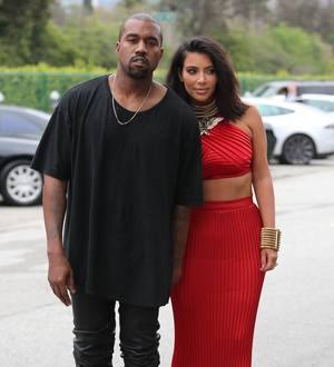 Kanye West debuts new song at New York fashion show