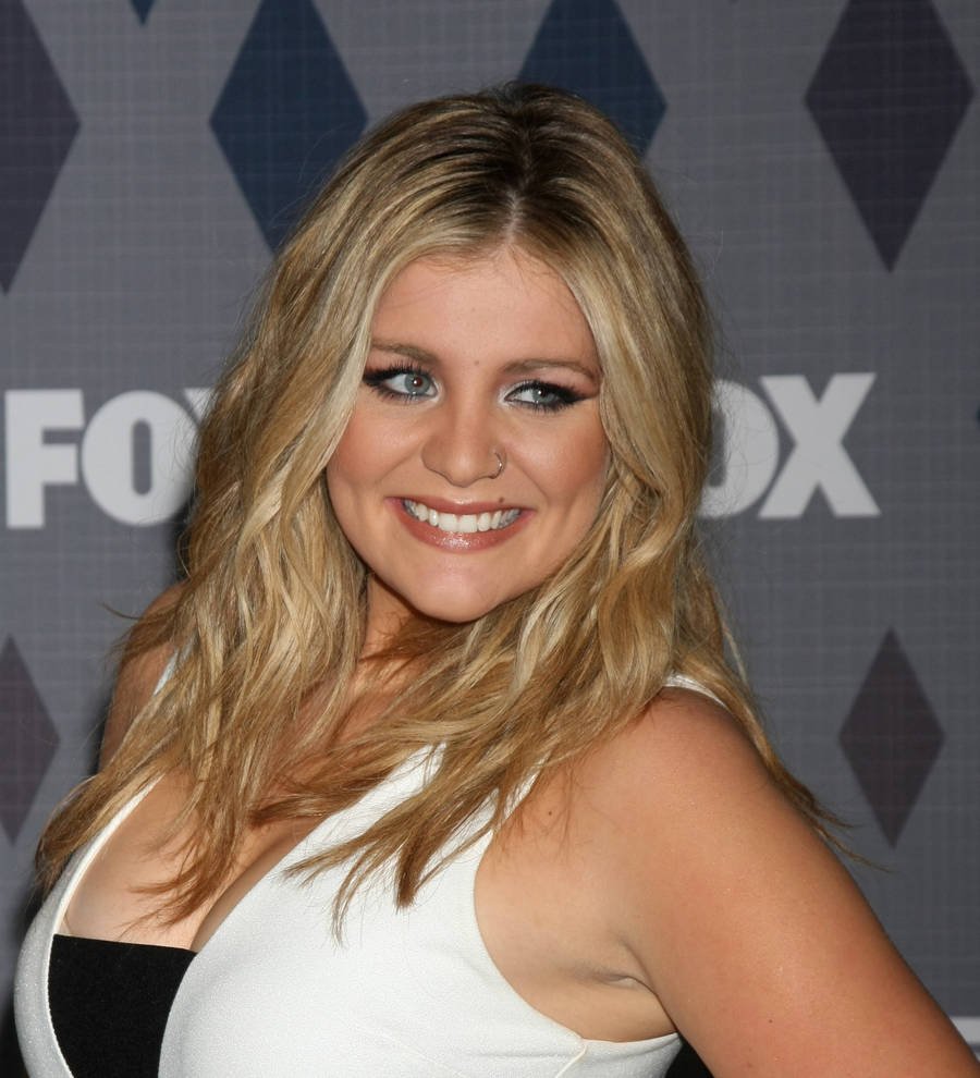 Lauren Alaina reveals bulimia battle