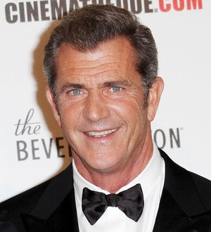 Mel Gibson hits back at screenwriter's anti-Semitic claims