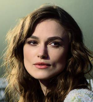 Keira Knightley poses as Britney Spears for confused fans