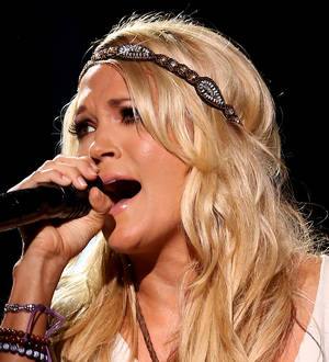 Carrie Underwood joins fellow Oklahoman Toby Keith's tornado relief benefit