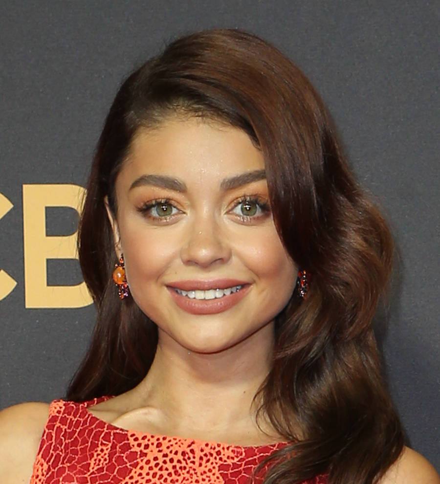 Sarah Hyland enjoys Thanksgiving birthday with boyfriend
