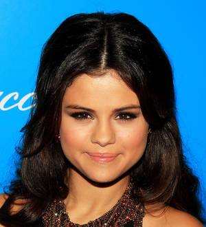 Hollywood stars support UNICEF charity auction