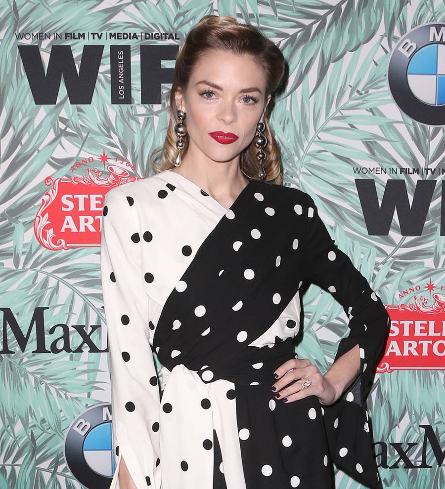 Jaime King boycotts United Airlines following doctor drama