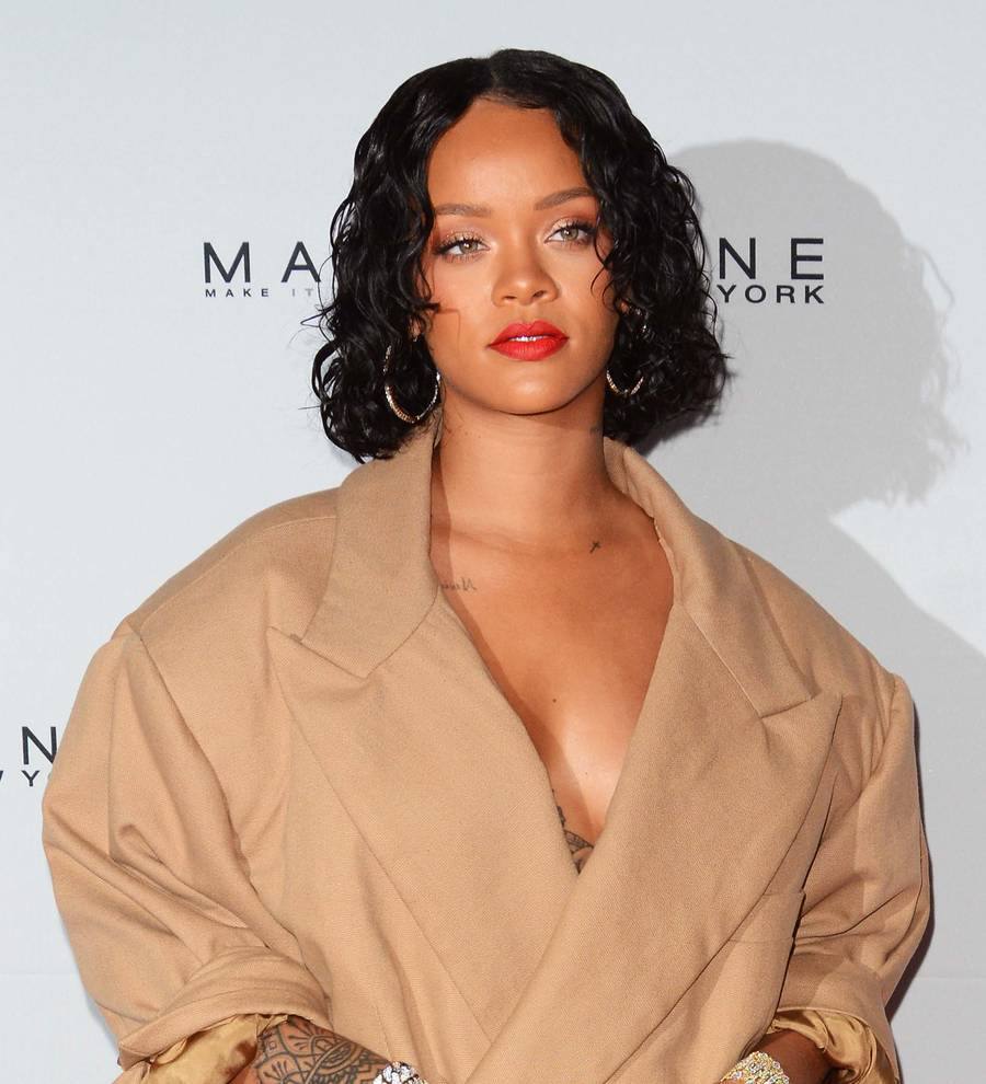 Rihanna gives advice to fan dealing with heartbreak over Twitter