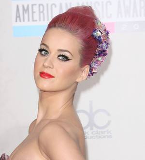 Katy Perry pokes fun at Pippa Middleton on Saturday Night Live