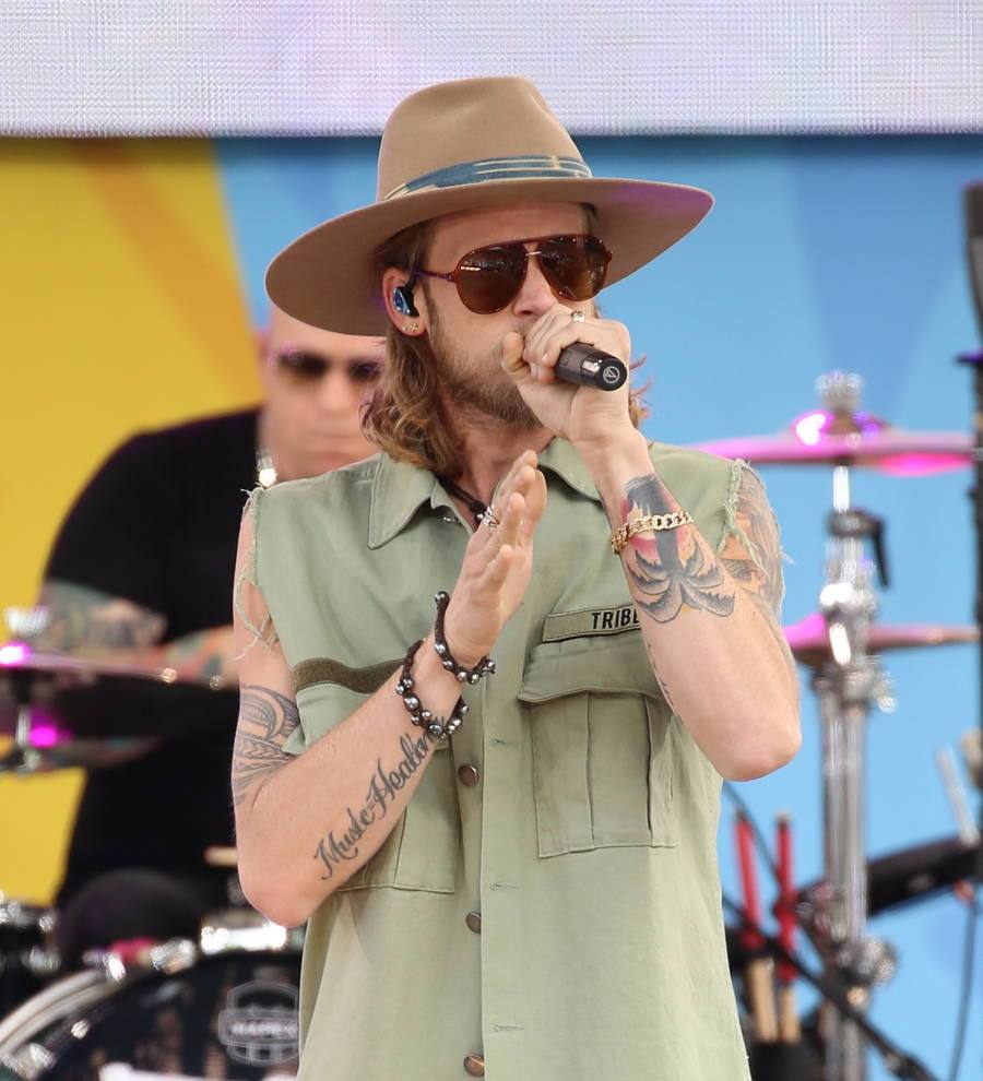 Tyler Hubbard discovers his unborn child is a girl, not boy