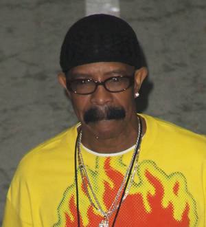 Drake's dad cited for losing control of car