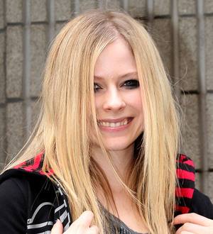 Avril Lavigne looking forward to taking newly-single mum on the road
