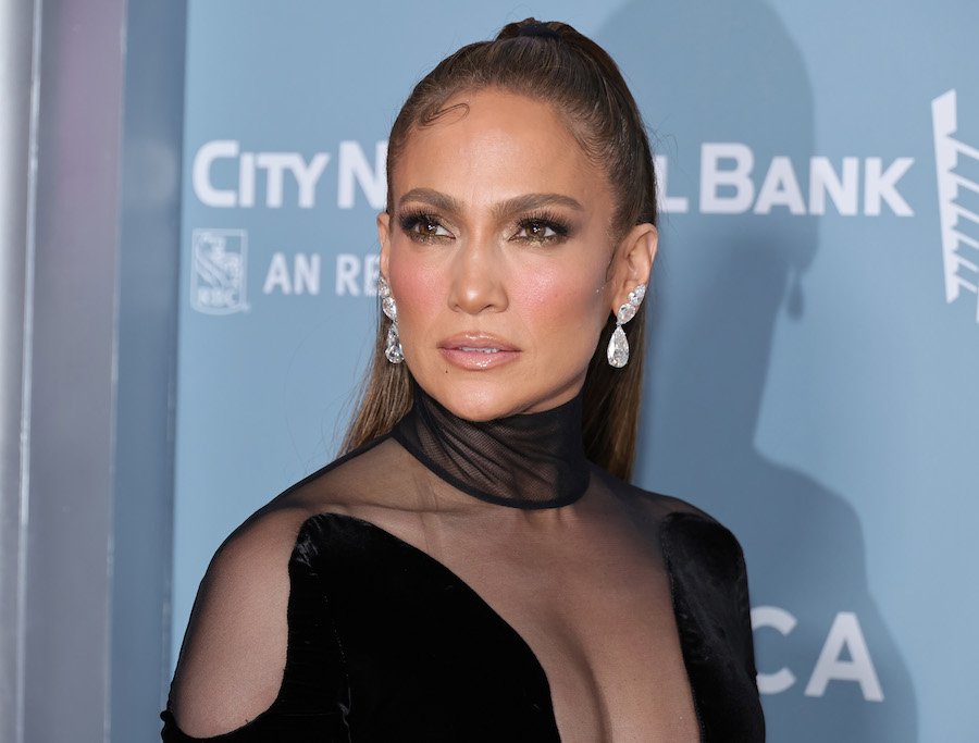 How To Achieve "The J.Lo Glo" Just In Time For The Summer!