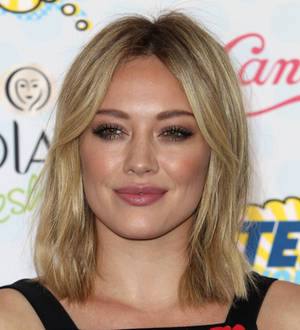 Hilary Duff thanks Sophie Monk for car crash rescue