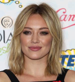Hilary Duff thanks Sophie Monk for car crash rescue