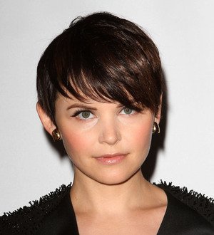 Ginnifer Goodwin stops cash handouts