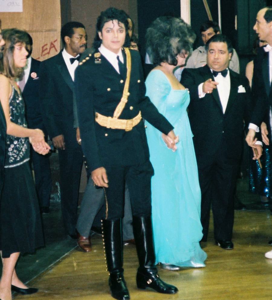 Iconic Michael Jackson suit up for auction
