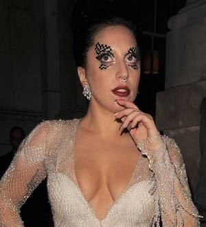 Lady Gaga falls over during Monaco show