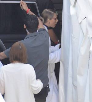 Taylor Swift gets back to work after cancer announcement
