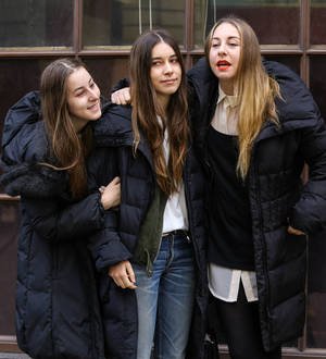 Haim star's bra thrill at Lollapalooza