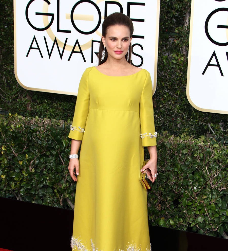 Natalie Portman bares baby belly for stunning Vanity Fair shoot