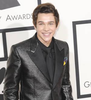 Austin Mahone denies Selena Gomez romance rumors