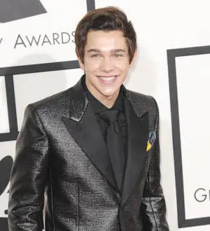 Austin Mahone denies Selena Gomez romance rumors