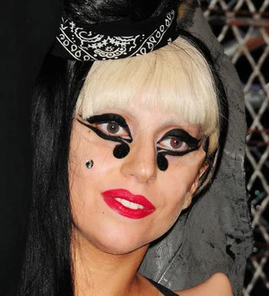 Lady Gaga eats Letterman's script