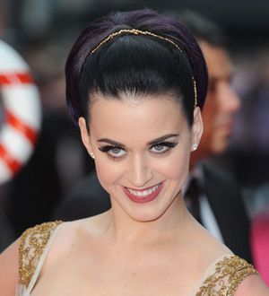 Katy Perry ditches stage costume over health concerns