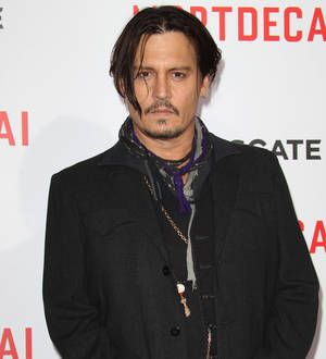 Johnny Depp injures hand in Australia