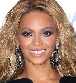 Beyonce takes fans behind the scenes of comeback